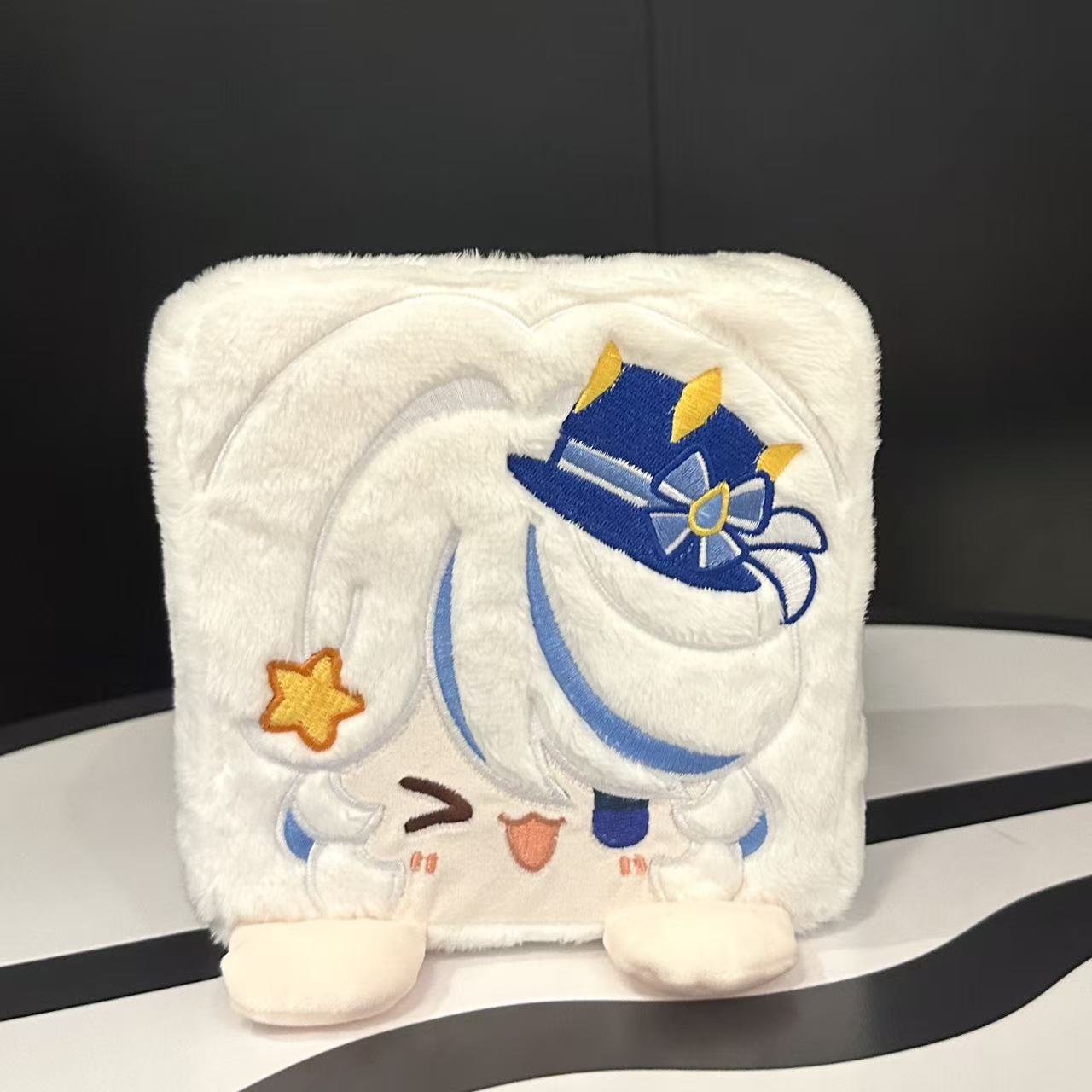 In stock Furina Cute Pillow mo - Party Games Event avis et prix